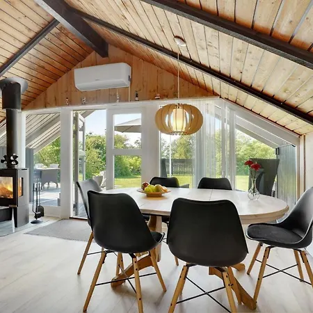 3 Bedroom Cozy In Holiday home