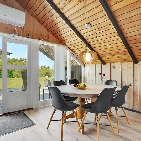 3 Bedroom Cozy In Hébergement de vacances *